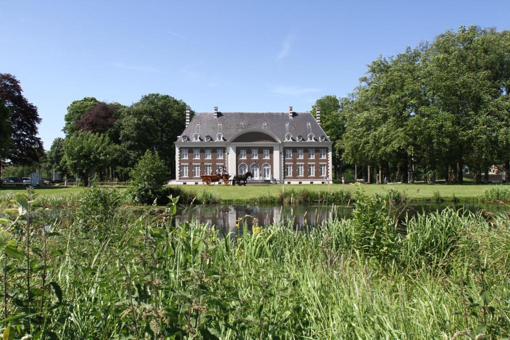 Kasteel Pietersheim Maastricht - Lanaken Hotel Exterior photo